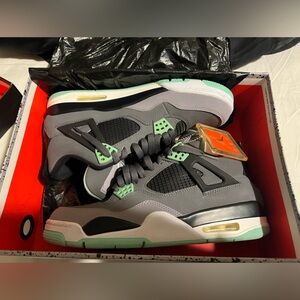 Nike Air Jordan Retro 4 “Green Glow” 9.5M
